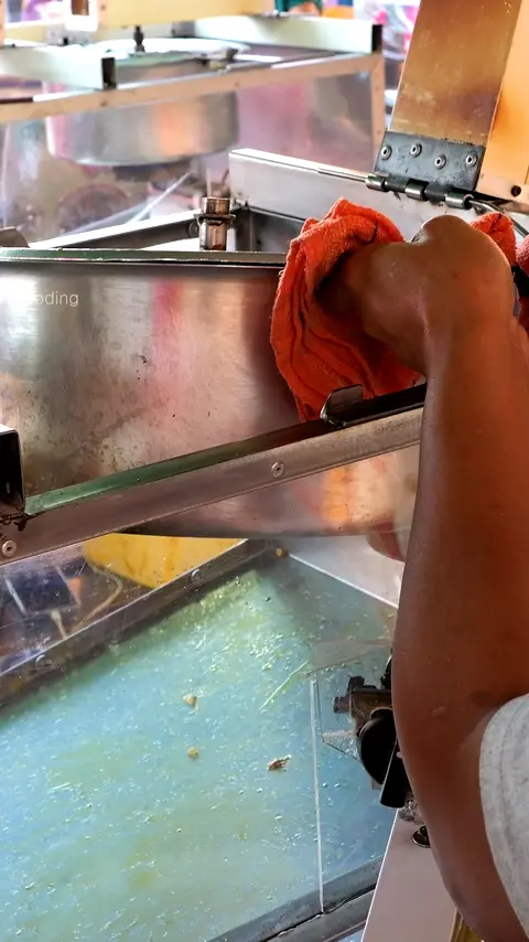 Must Try! Amazing Freshly Fried and Mixed Popcorn - Thai Street Food