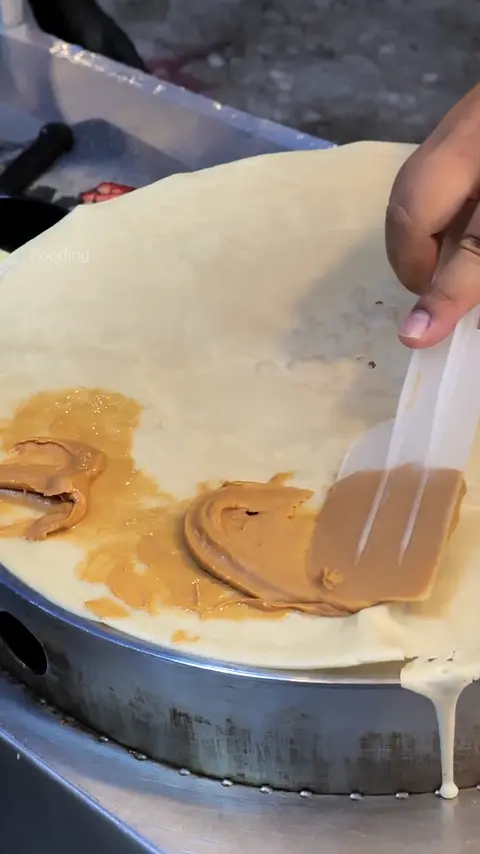 Amazing Chocolate-Filled Giant Crepe  - Thai Street Food
