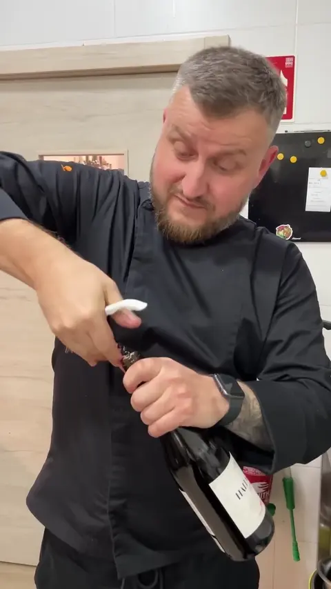 Lifehack with egg and wine ???