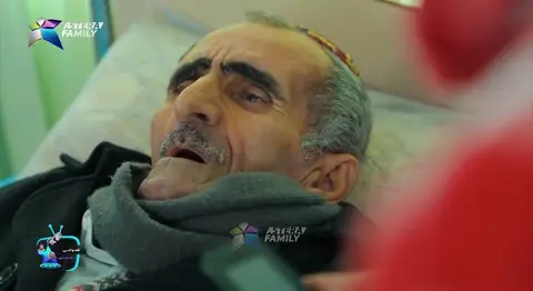باوكی حاجی جادر ئۆتۆمبێل لێیدا