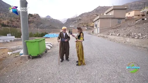 حاجی باسی ته‌مبه‌ڵی و گورجوگۆڵی خه‌ڵكی ئێستاو جاران ده‌كات.