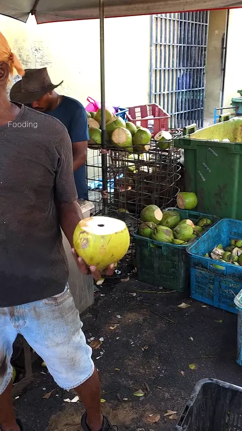 Simple Shot_! Amazing One-Shot! Coconut Cutting Skills - Fruit Cutting Skills