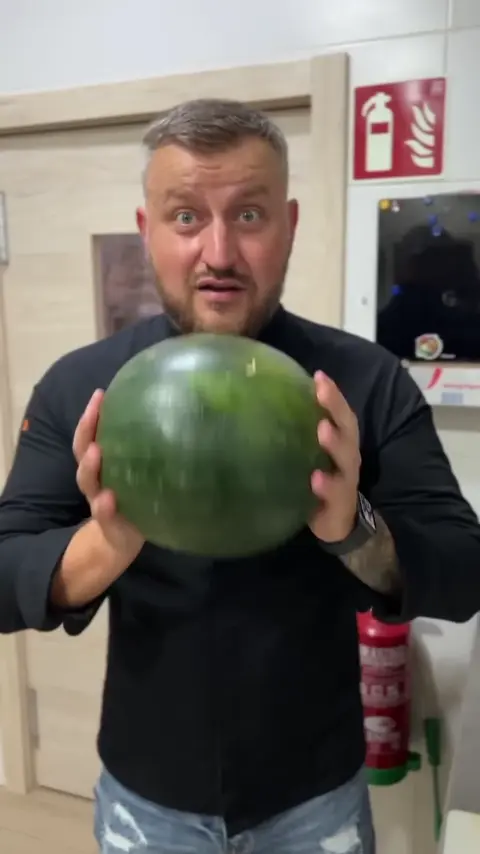 Testing the Watermelon Cutting Hack ??
