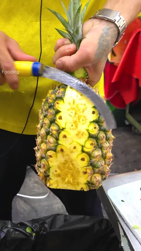Dripping Honey__ Amazing Taiwanese Golden Pineapple Cutting Skills