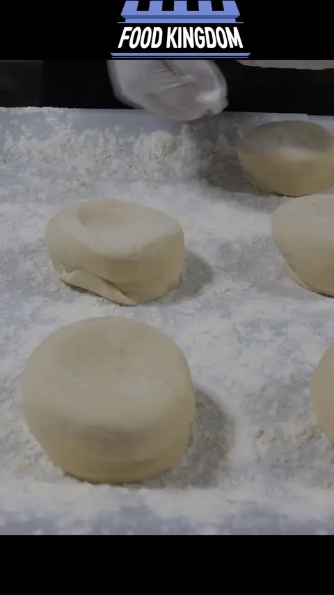 The most overwhelming thickness! milk fresh cream donut _ korean street food #[13]