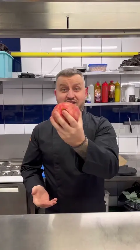 Lifehack with pomegranat.