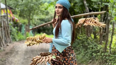 باڵی مریشک لە فڕندا برژێنە! ڕەچەتەی خواردنی لادێ!