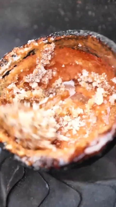 What Shape Is The Dalgona That Grandma Makes_ - 1. Heart or 2. Star _ - Korean Street Food