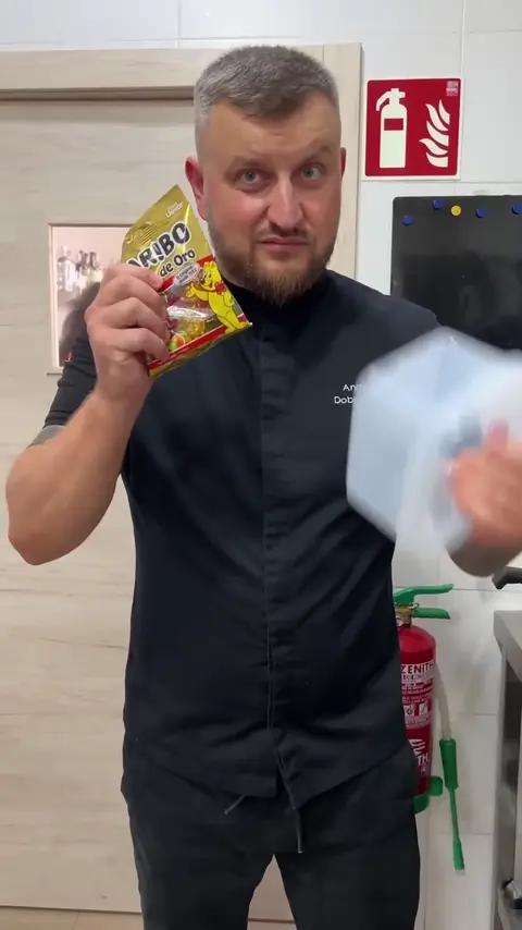 Giant Gummy Bear Hack Fail! ??