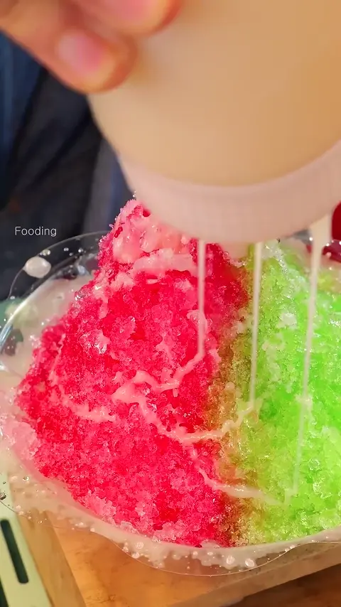 Sprinkle More_! Crazy Topping Bomb Shaved Ice  - Thai Street Food