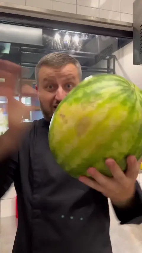 Lifehack with watermelon.