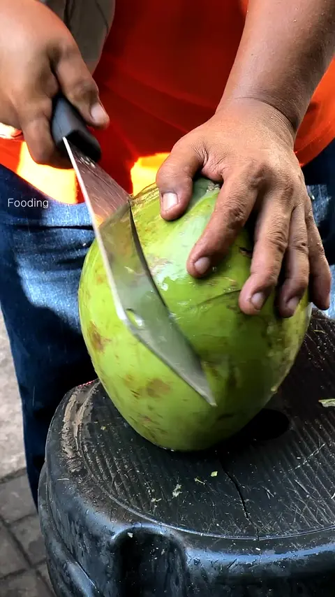 Girl Crush Aunt’s Coconut Shake Making Skill - Fruit Cutting Skills