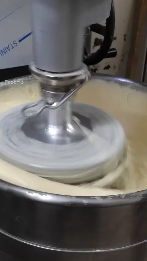 Amazing Flying Giant Cake Made With Traditional Korean Liquor - Korean Street Food