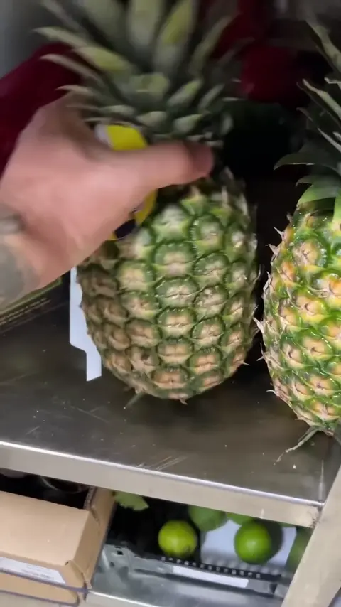 Pineapple Splitting Hack Test! ??