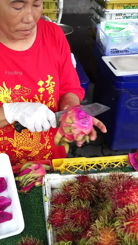 The Most Famous Grandma's Dragon Fruit Cutting Skill - Thai Street Food