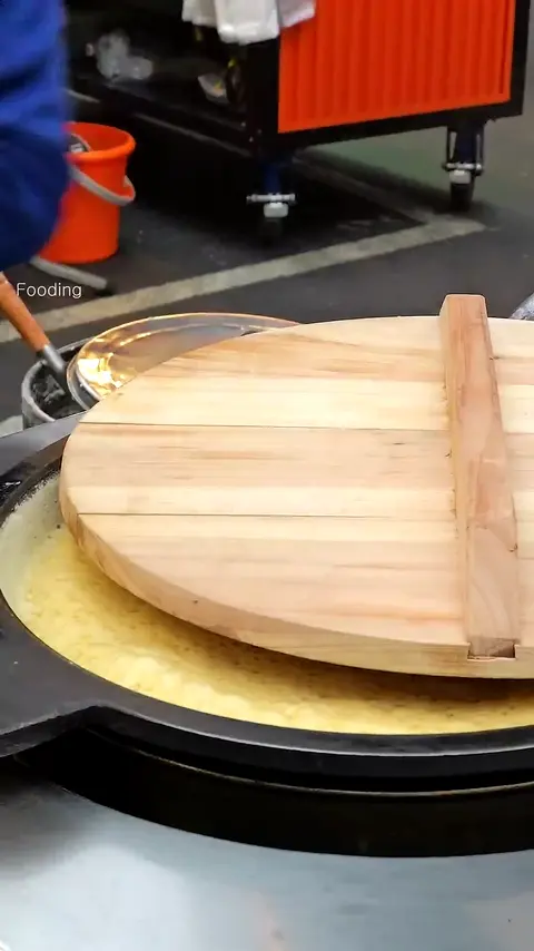 Amazing Crispy Peanut Butter Bomb Pancakes - Taiwanese Street Food