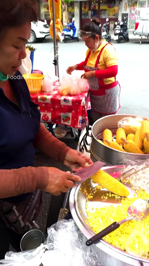 Amazing Thai Street Corn Cutting Skills - Thai Street Food