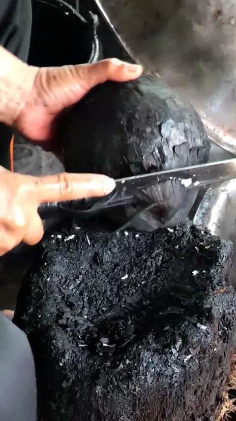 Amazing Burned Coconut Water- Thai Street Food
