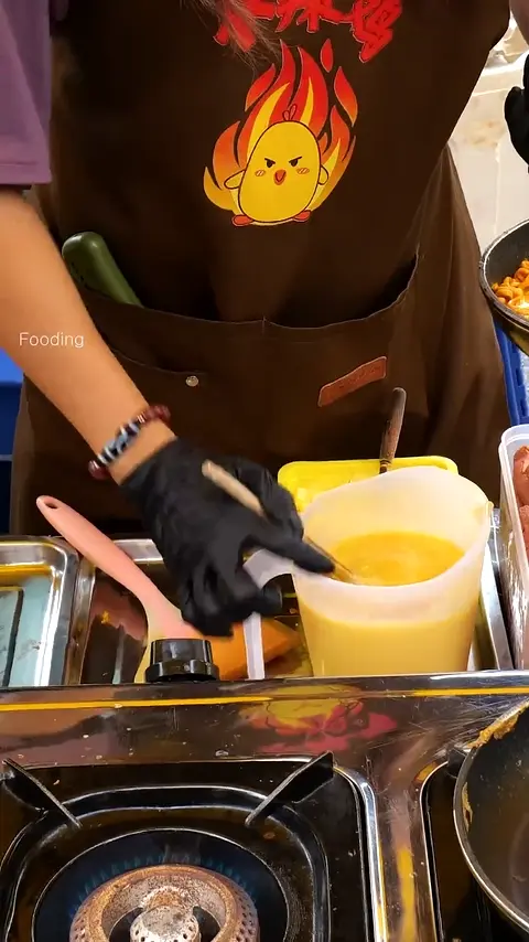 Must Try! Malaysian Sibling's Nuclear Spicy Buldak Fried Noodles Omelet