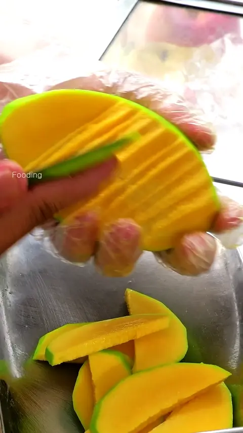 Must Try! Amazing Fluorescent Mango Cutting Skills - Fruit Cutting Skills