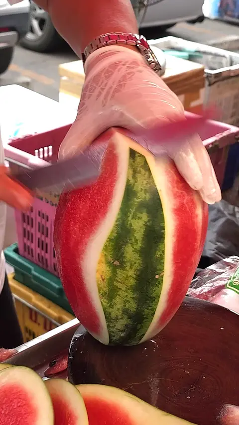 Amazing! Thai Bright Red Watermelon Cutting Skills - Thai Street Food