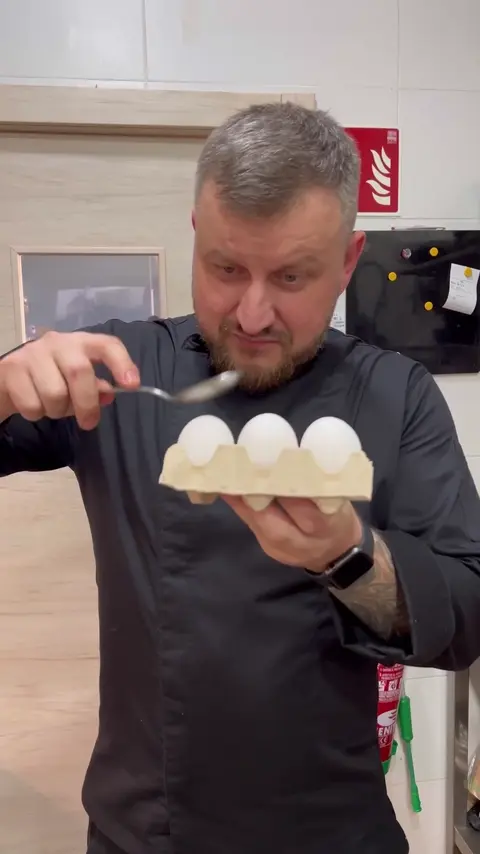 Easy Egg-Peeling Hack! ?✨