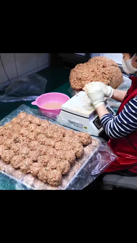 TRADITIONAL MARKET MEAT PATTY MAKING - KOREAN STREET FOOD
