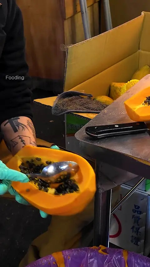 Must Try! Amazing Taiwanese Papaya Juice - Fruit Cutting Skills - Taiwanese Street Food