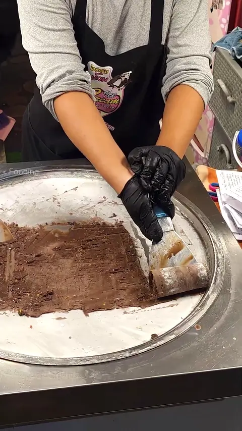 Crazy Chocolate Bomb Ice-Cream Made on - 20'C Iron Plate - Thai Street Food