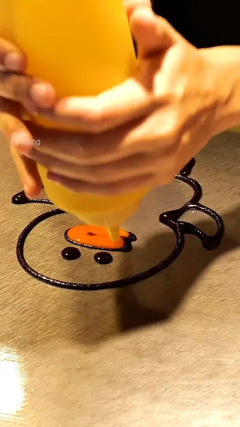 Just 30 seconds_! Master's Amazing Character Crepe - Thai Street Food