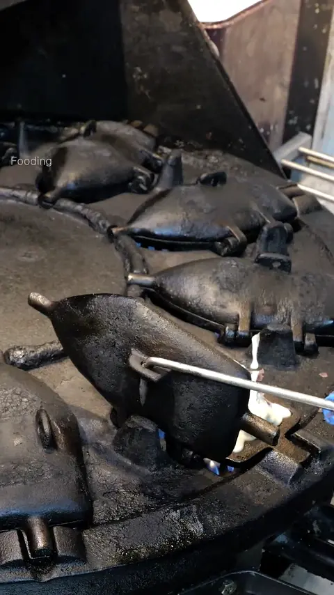 Amazing Glutinous Rice Fish Shaped Bread - Korean Street Food