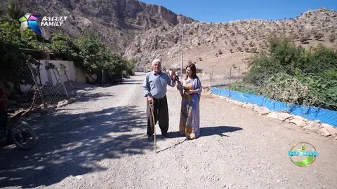 حاجی تاهیر چه‌ندین به‌سه‌رهاتی تایبه‌ت ده‌گێرێته‌وه‌ و له‌ قسه‌خۆشه‌كانی تێرنابیت.