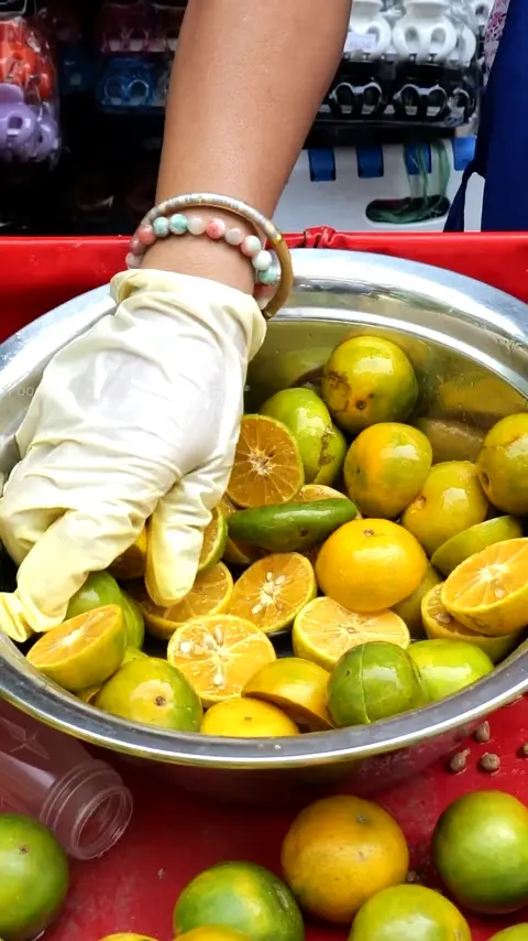 Only $0.4_! Fresh Fruit Juice Made from 30 Tangerines - Thai Street Food