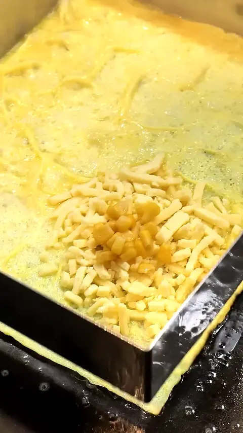 Amazing Egg Bomb Toast Made by Folding It One by One - Korean Street Food