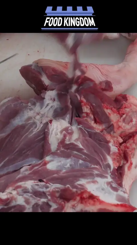 300 pigs a day! Amazing Korean pork processing factory! #[13]