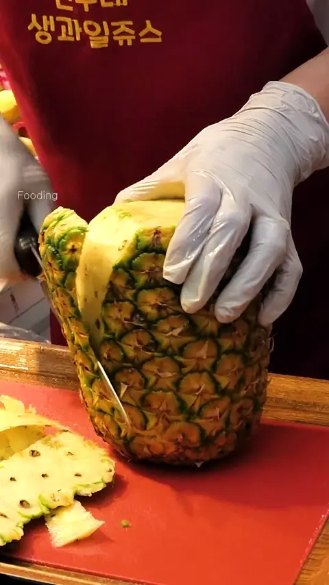 Cool Pineapple cutting Skills at Cup Fruit Shop - Korean Street Food