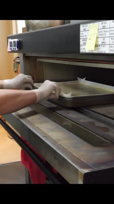 White Shine Roll Cake Process Made with Harvested Grapes #[13]