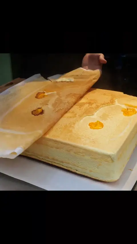 Great with cheese_! 1 Second Sold Out Great King Castella Cutting