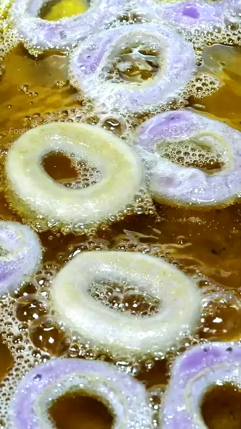 Must Eat! Only 0.1$ Pandan-Flavored Purple Donuts in Bangkok - Thai Street Food