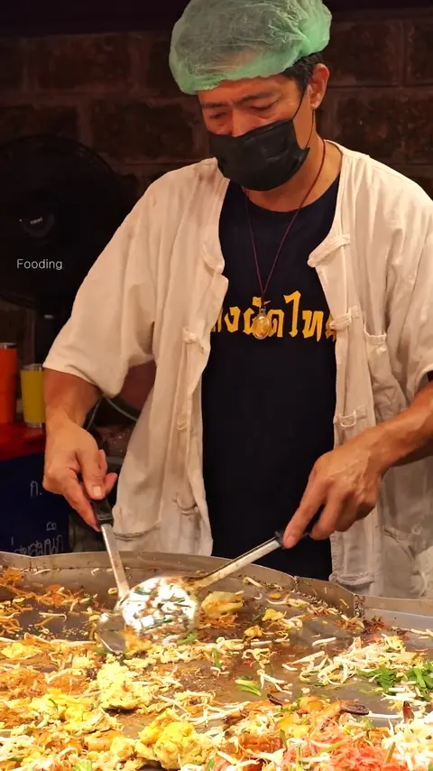 Amazing Pad Thai on a Large Iron Plate for 500 People  - Thai Street Food