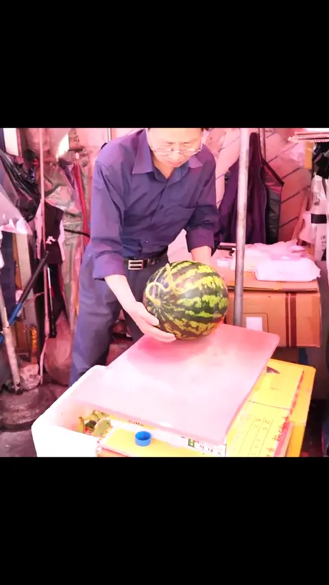 A watermelon bar that you must eat when you go to the market on a hot day #shorts