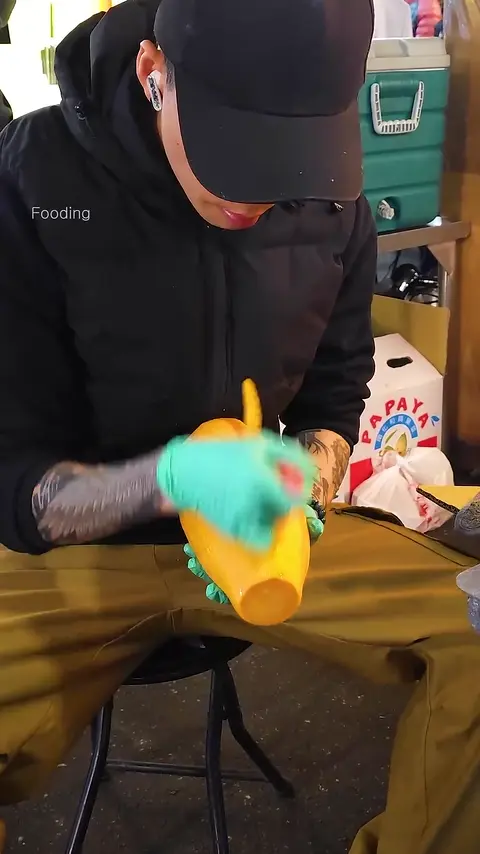 Must Try! Amazing Taiwanese Papaya Milk Juice - Fruit Cutting Skills