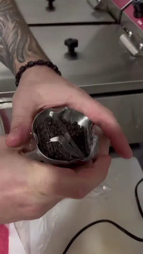 Life hack. How to grind pepper.