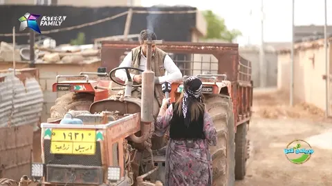 پیاسه‌كردن له‌نێو گه‌ندی گۆمه‌شین به‌ تراكتۆر