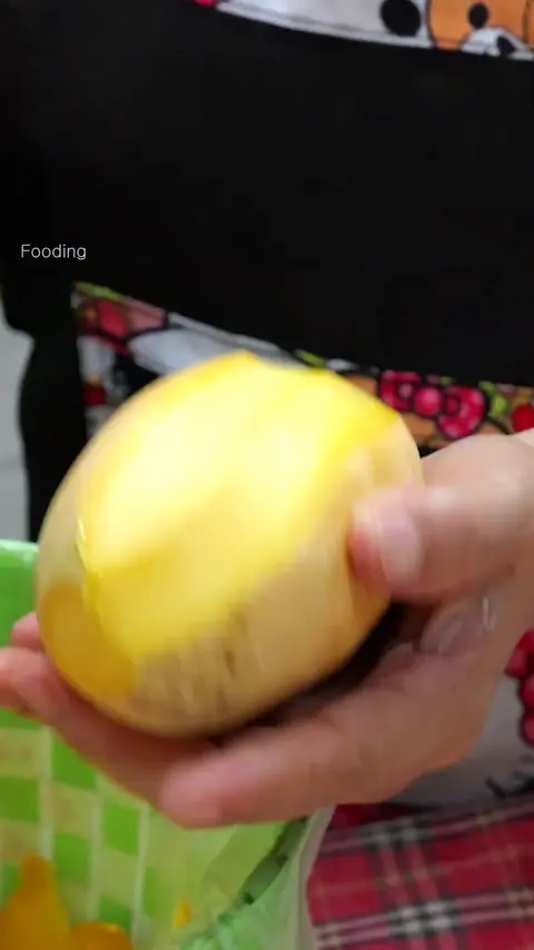 Mango sticky rice is a must-eat when in Bangkok - Thai Street Food