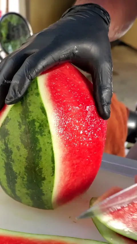 Expert's $1 Bright Red Watermelon Cutting Skills - Thai Street Food