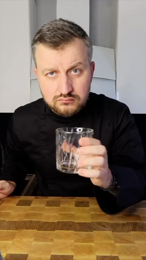 Lifehack with soda and sugar.