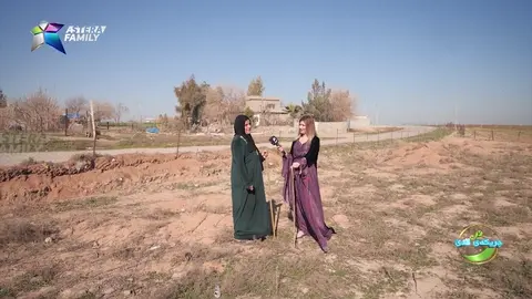 له‌ماڵه‌وه‌ هاتووه‌ بۆ ئه‌وه‌ی یارمه‌تی هاوژینیكه‌ی بدات له‌ به‌خێو كردنی مه‌ڕوماڵات.