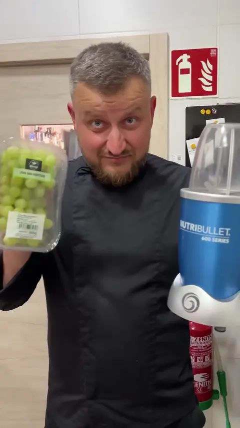 🍇 Testing the Viral Grape and Blender Lifehack! 🤔 _ Can We Really Use a Blender for Grapes_