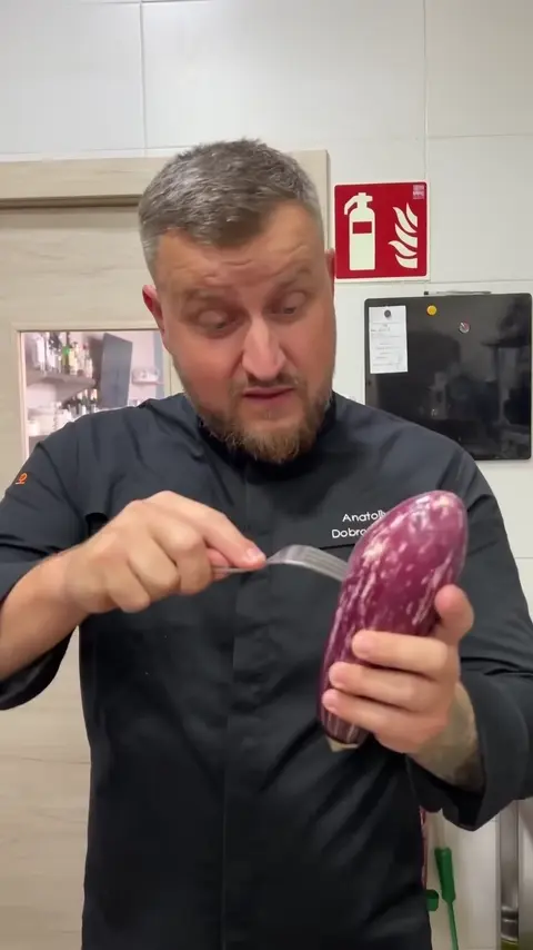 Quick Hack to Peel a Baked Eggplant! ??